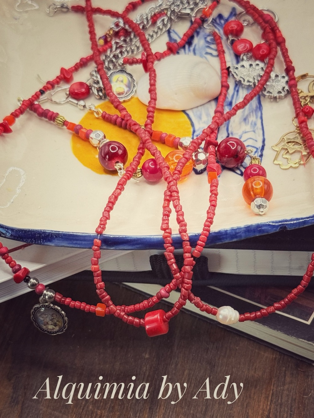 AMERICANA + Red coral super dainty short beaded Necklace - Picture 5 of 5
